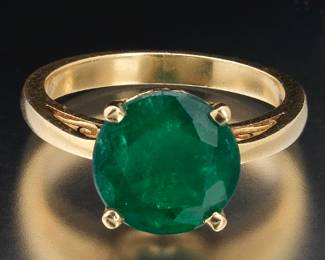 Ladies Vintage Gold and Emerald Ring 