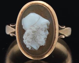 Vintage Cold and Carved Cameo Ring 