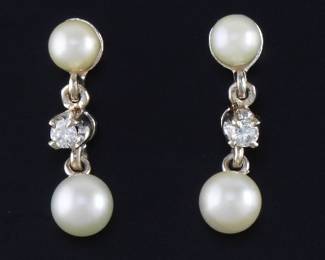 Ladies Pair of Gold, Pearl and Diamond Dangles 