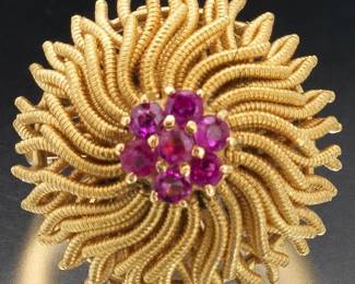 Vintage 18k Yellow Gold and Ruby Ring 