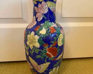 Vtg Chinese Porcelain Vase