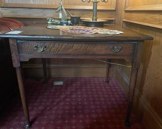 Antique Queen Anne Table