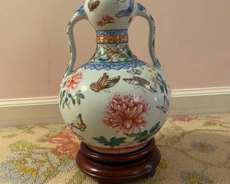 Qianlong Dynasty Style Vase