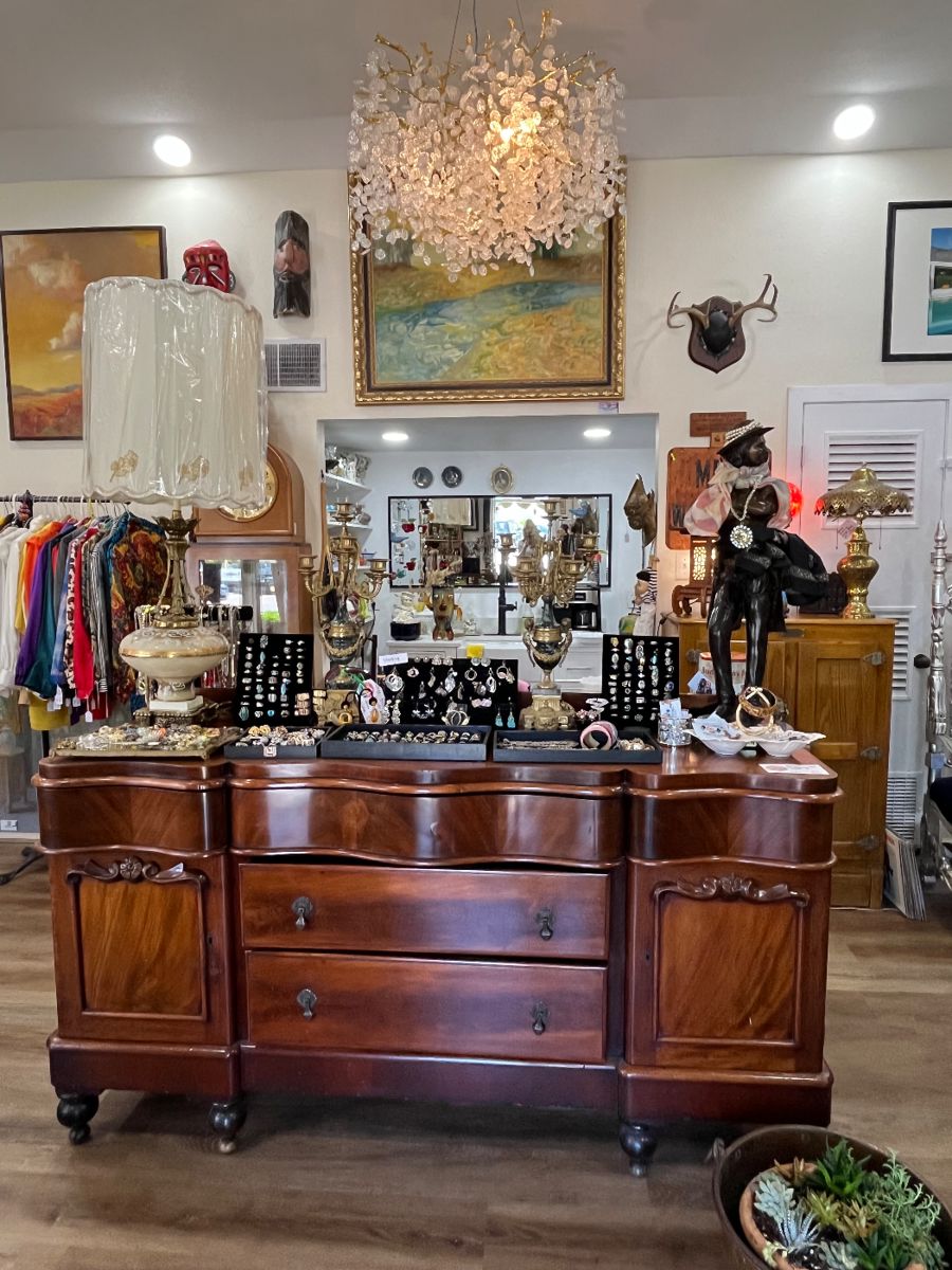 New instore clients! 30 off coats this weekend! starts on 4/3/2024