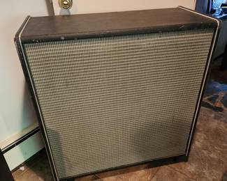 Trayner Y F-12 speaker cabinet-works perfectly