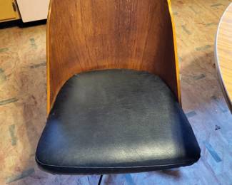 Mid Century - 3 matching chairs