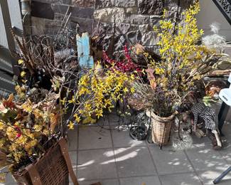 Big selection of artificial flowers 