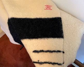 Hudson Bay/black/4 point....good condition