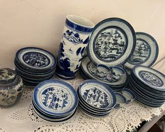 Chinese antique Canton export (Blue & White)