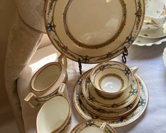 Minton/Helena (set of six + sugar (no top) / cream..etc