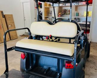 2017 golf cart with charger 