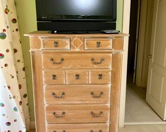 Lexington oak chest
$300