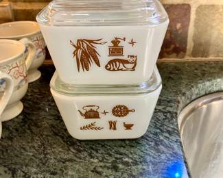 3-piece pyrex set with cats
$30