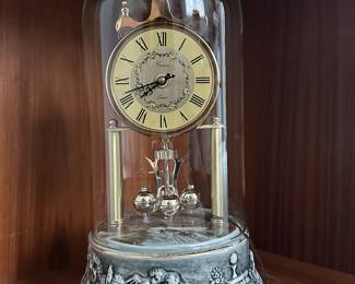 Franx Anniversary Clock