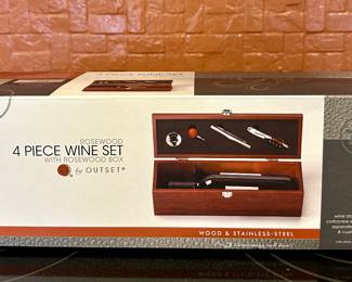 4-Piece Wine Set
