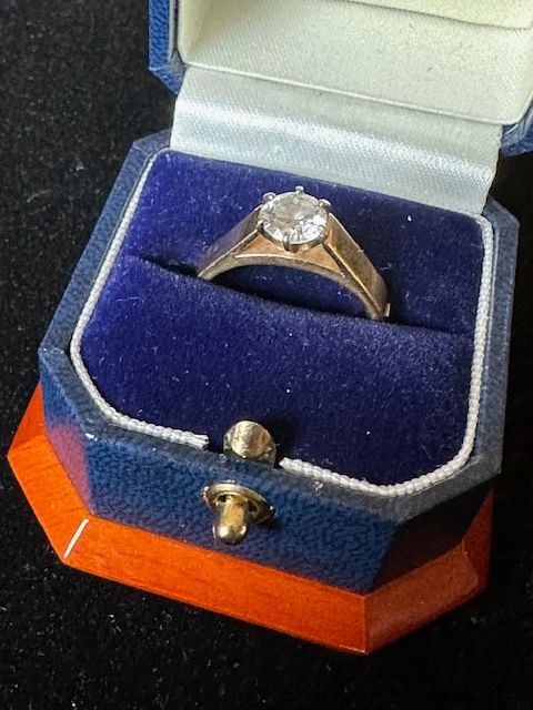 14k gold and 1/2 carat diamond