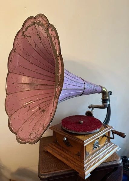 Gorgeous gramaphone