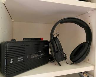 General Electric Portable Cassette Player/Recorder - 3-5301B