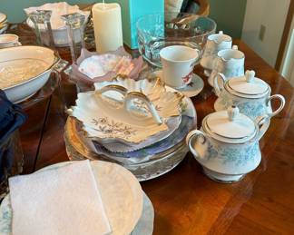 Noritake China Dinnerware Set with Milford Pattern