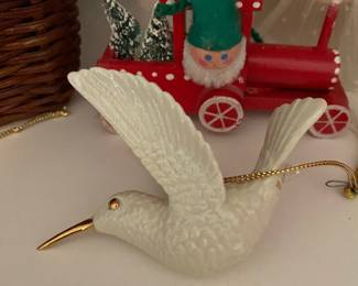 Lenox Ivory/Gold Hummingbird Ornament 