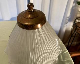 Photo close up of glass shade