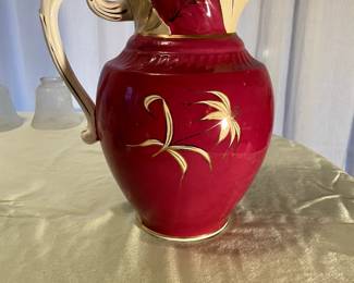 Antique wash pitcher makes ideal entry vase