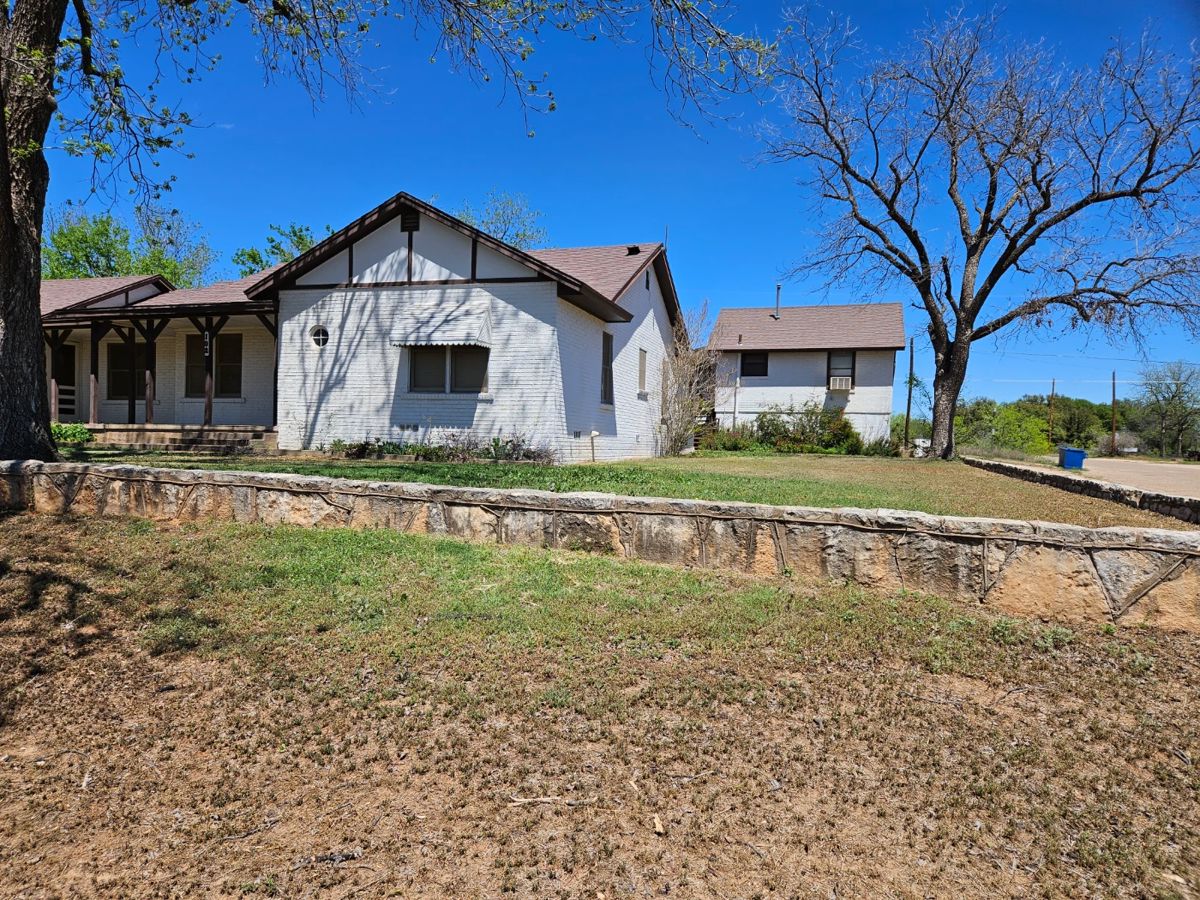 Joe and Donna Ash Estate in Robert Lee, TX starts on 4/21/2024