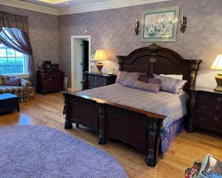 Beautiful Pulaski 5-Piece Italian Carved Bedroom Set