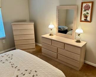 Queen Size Bedroom Suite.