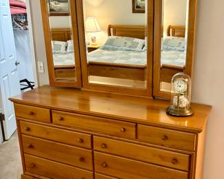 Dresser w/ Mirror.