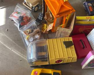 Gi Joe house, jeep, and other vehicles