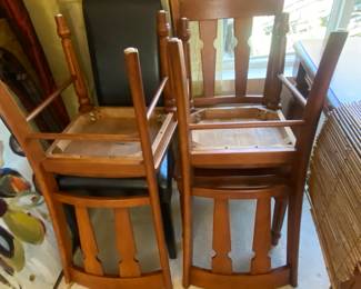 4 Chairs and Table