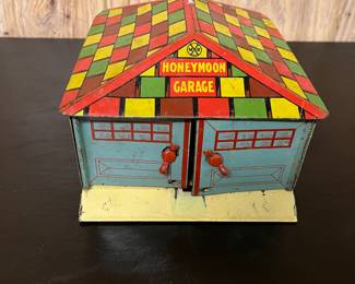 Vintage Marx Honeymoon garage tin toy