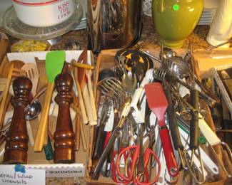 KITCHEN UTENSILS