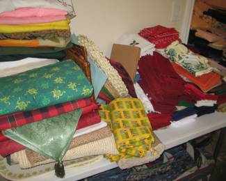 EXAMPLES OF PLACEMATS AND NAPKINS