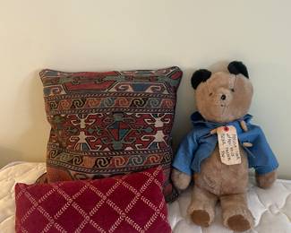 Vtg Paddington teddy bear & pillows 