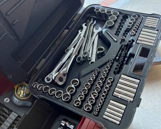 Craftsman wrench and socket set