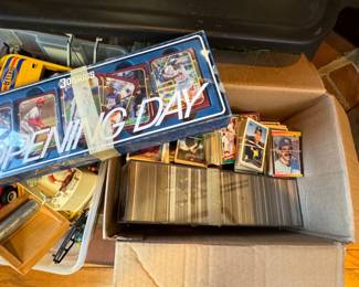 Large collection of baseball cards