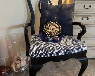 Bombay chair