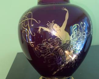 1990 Erte’ Ruby Glass vase etched with 
24 K gold ‘Applause’