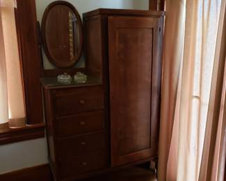 Wardrobe with Oval Mirror