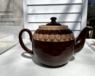 Vintage Brown Betty Teapot -England $20 The red clay only found in Staffordshire retains heat better than any other clay, which ensures your tea will remain hot for several "cuppas." As hot boiling water is poured into the Brown Betty Teapot, its rounded shape makes loose tea leaves swirl gently