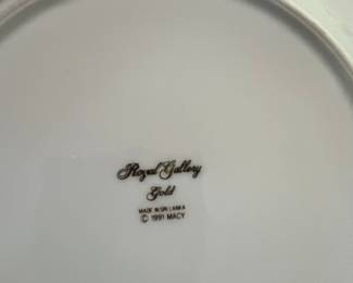 Royal Gallery "Gold" pattern plates