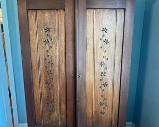 WOW.  Just cannot say enough about this antique piece.  It is nothing short of STUNNING!  The lines, the details, everything about it is gorgeous.  Would compliment any decorating style.