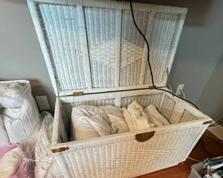 Wicker box for the foot of the bed, or for toys, blankets, etc.