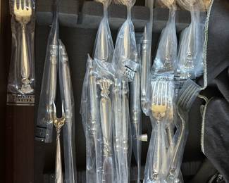 Wallace Sterling flatware plus serving pieces service for 8