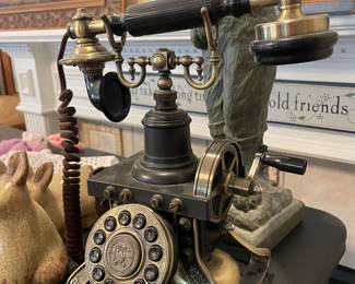 Design Toscano Eiffel Tower Touch-Tone Compatible Telephone