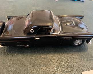 MIRA Las Miniaturas Classic Cars 1956 Thunderbird Black 1:24