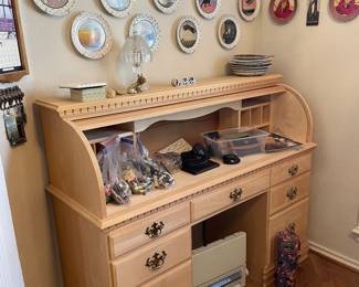 Beautiful pine rolltop desk