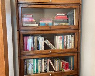 Gorgeous lawyers, Cabinet